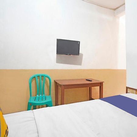 Spot On 91444 Hotel Arimbi Бандунг Екстериор снимка