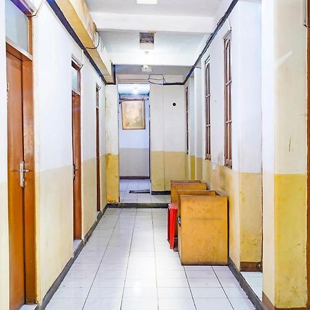 Spot On 91444 Hotel Arimbi Бандунг Екстериор снимка