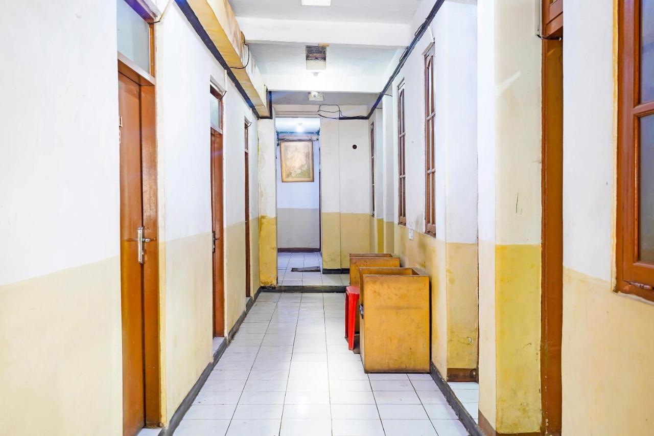 Spot On 91444 Hotel Arimbi Бандунг Екстериор снимка