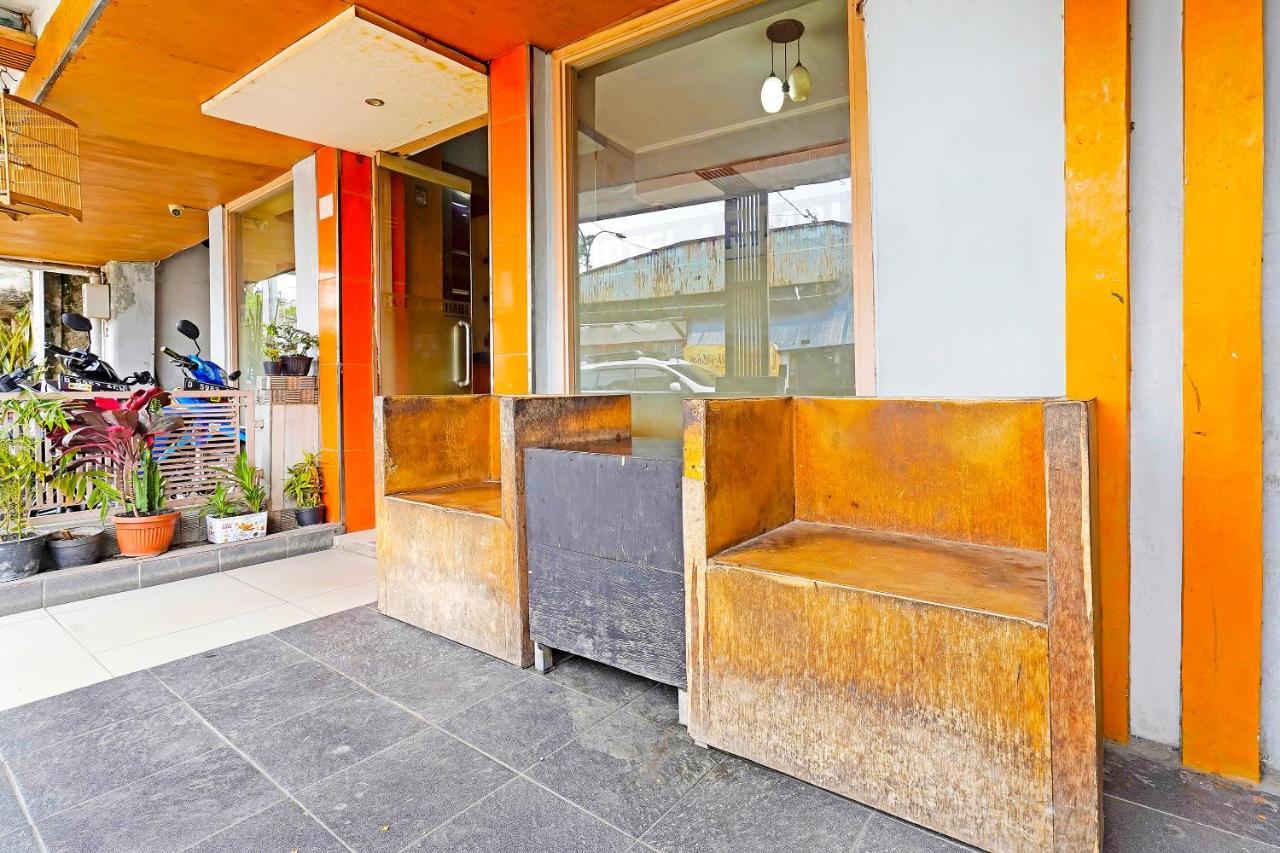 Spot On 91444 Hotel Arimbi Бандунг Екстериор снимка
